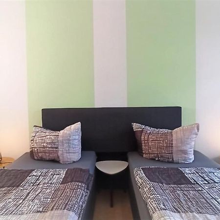 Apartment Fuer Bis Zu 7 Personen Mit Balkon Halberstadt Exterior foto