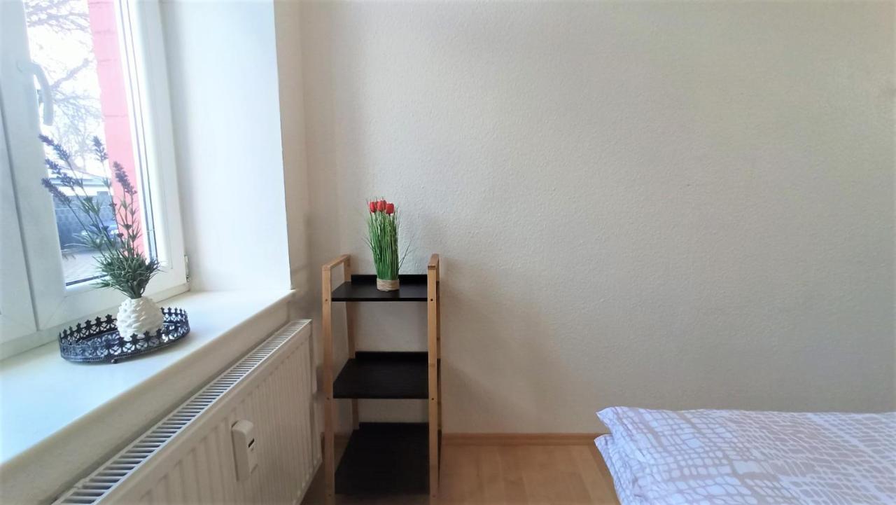 Apartment Fuer Bis Zu 7 Personen Mit Balkon Halberstadt Exterior foto