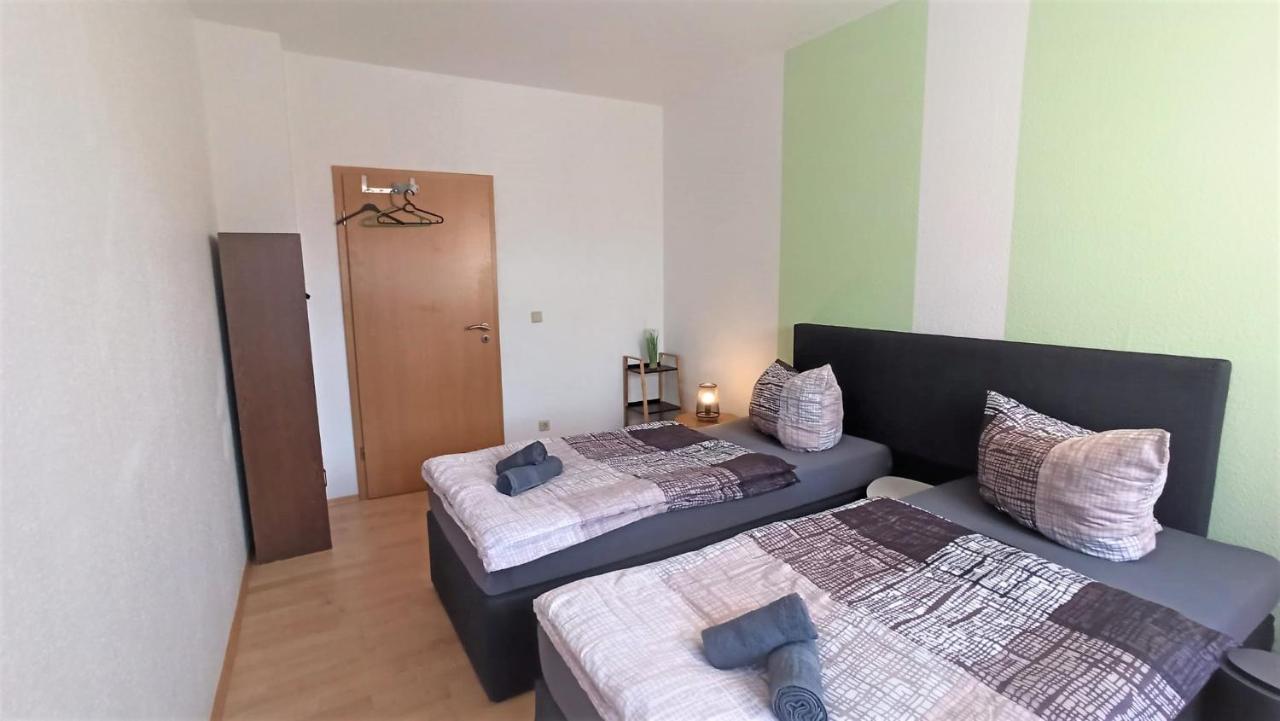 Apartment Fuer Bis Zu 7 Personen Mit Balkon Halberstadt Exterior foto
