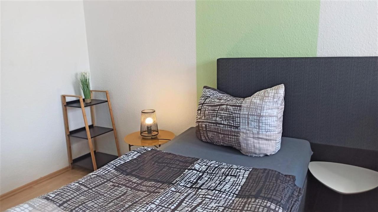Apartment Fuer Bis Zu 7 Personen Mit Balkon Halberstadt Exterior foto