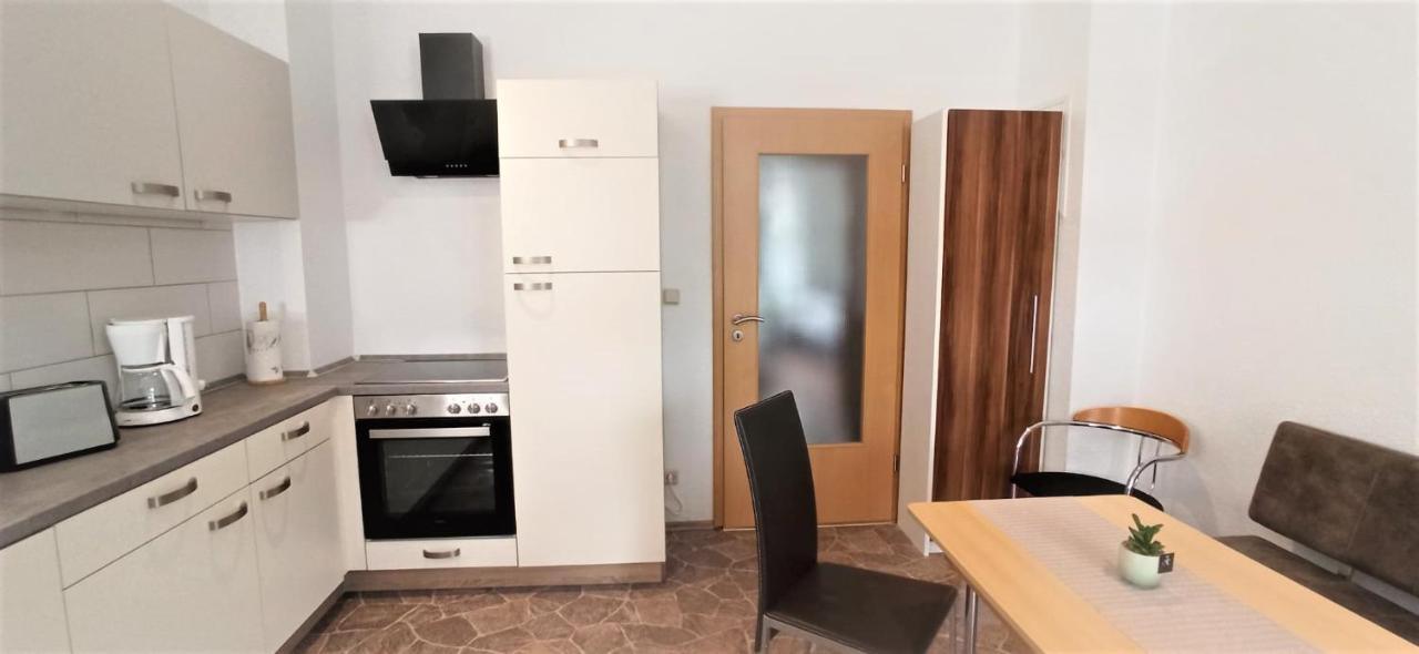 Apartment Fuer Bis Zu 7 Personen Mit Balkon Halberstadt Exterior foto