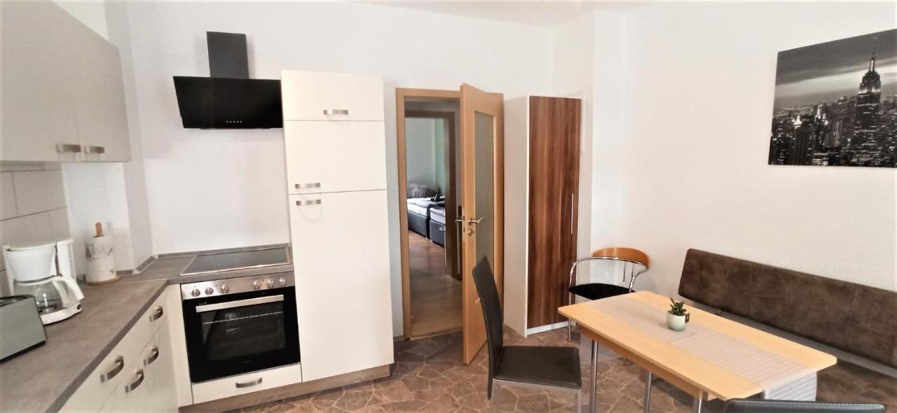 Apartment Fuer Bis Zu 7 Personen Mit Balkon Halberstadt Exterior foto